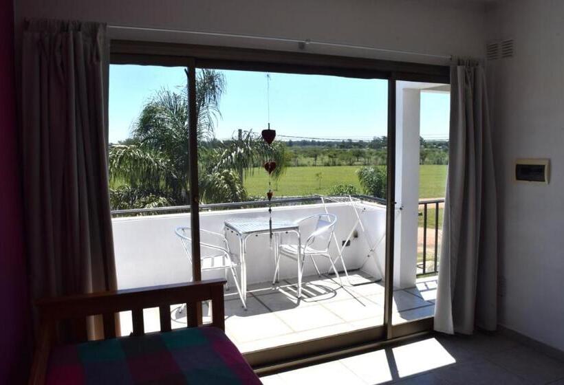 شقة غرفة نوم واحدة مزودة بشُرفة, Chajari Suites