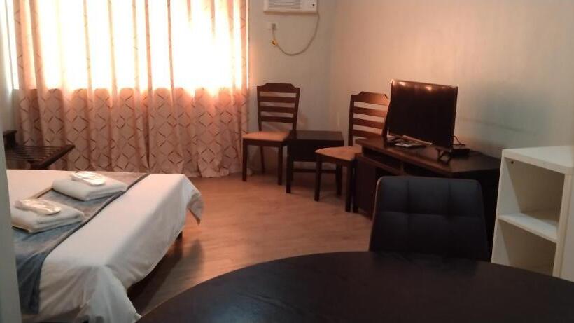 חדר דחוקס עם מיטת קינג, White Knight Hotel Saint Anne