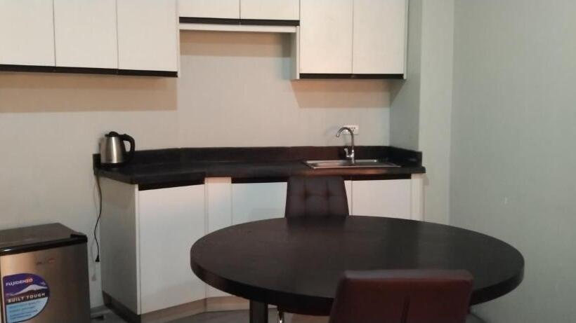 חדר דחוקס עם מיטת קינג, White Knight Hotel Saint Anne