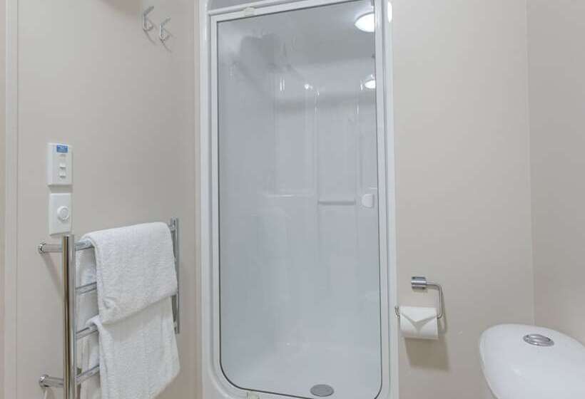 استودیوی استاندارد, Bella Vista Motel Hokitika