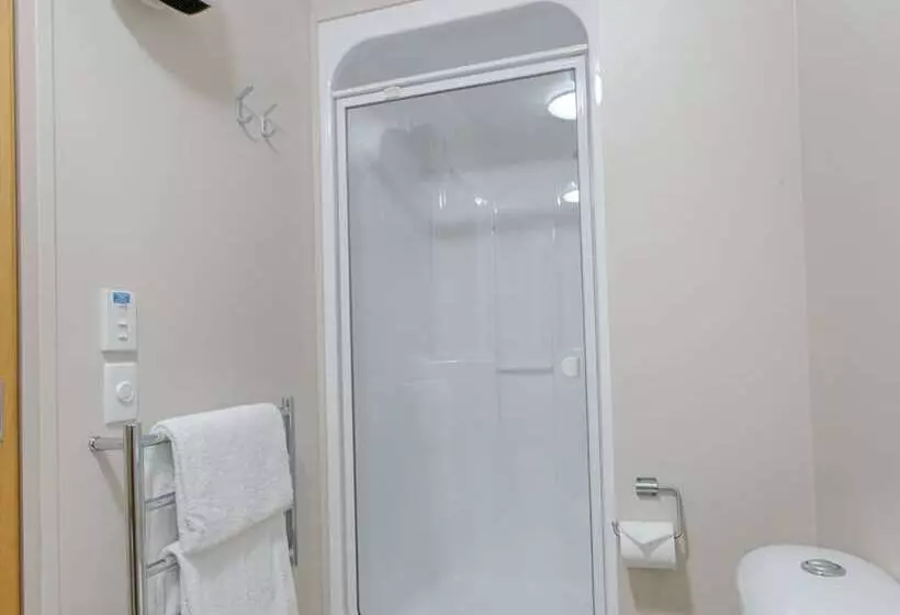 استودیوی استاندارد, Bella Vista Motel Hokitika