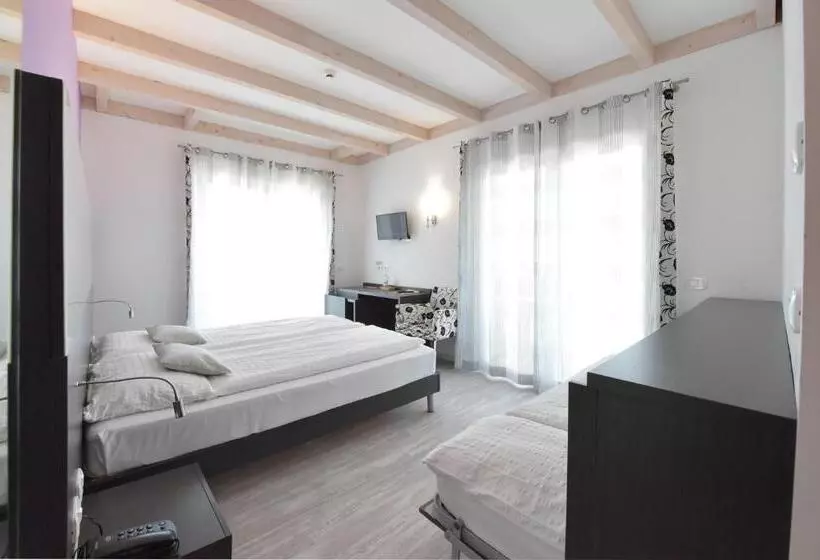 デラックストリプルルーム, Ecohotel Primavera