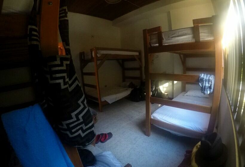 מיטה בחדר משותף, Hostal La Casa Del Kurupira