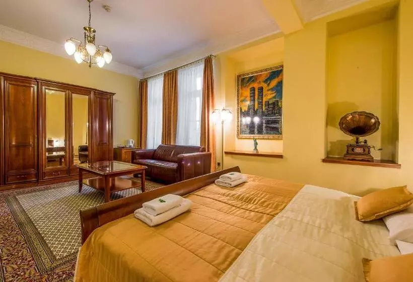 سوییت جونیور, Boutique Hotel Carpe Diem
