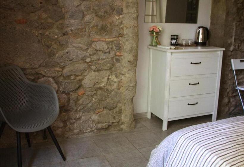 标准三人间, Hôtel Du Patriarche