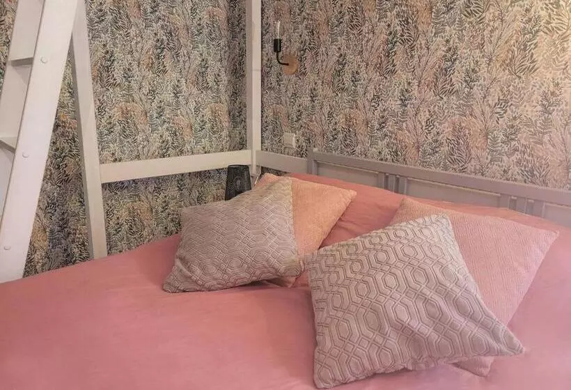 اتاق استاندارد سه نفره, Hôtel Du Patriarche