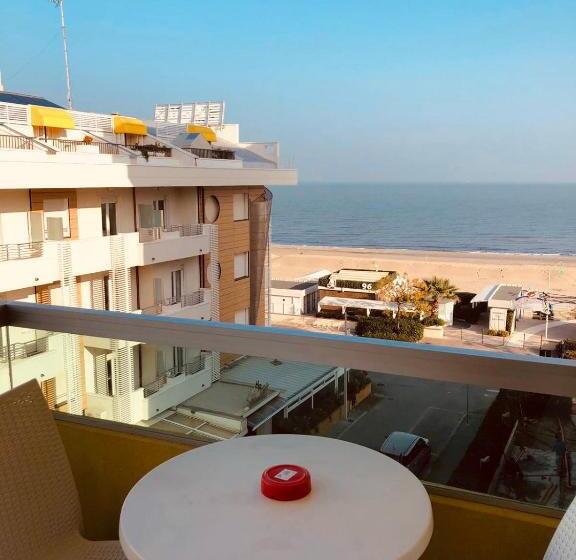 غرفة سوبيريور مطلّة علي البحر, Montecarlo Vista Mare Con Area Fitness