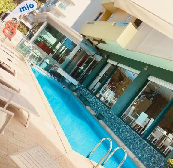 Номер Superior Вид на Бассейн, Montecarlo Vista Mare Con Area Fitness