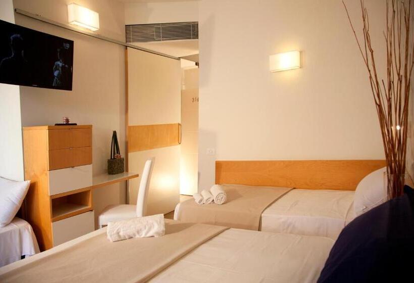 Трехместный Superior Вид на Море, Montecarlo Vista Mare Con Area Fitness