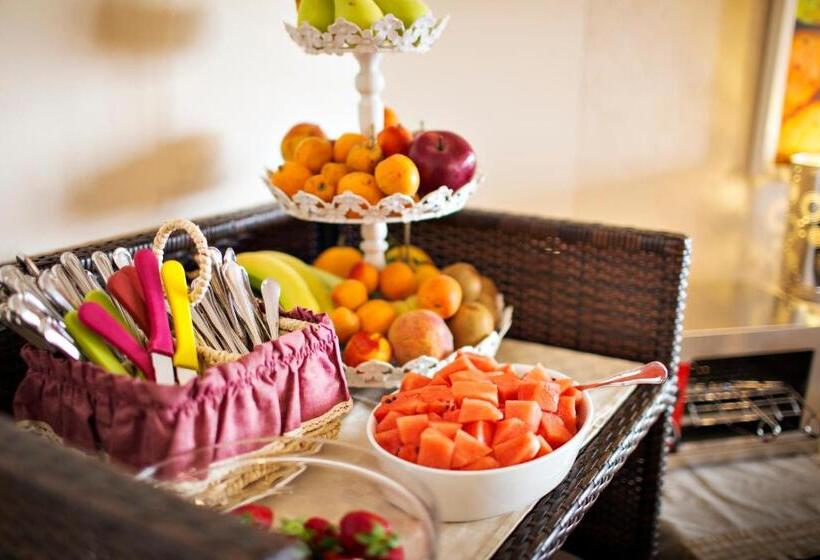 غرفة أساسية, Piccolo Mondo