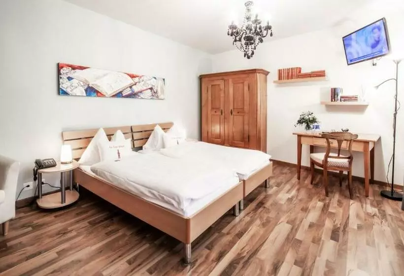 Chambre Standard, Roter Turm