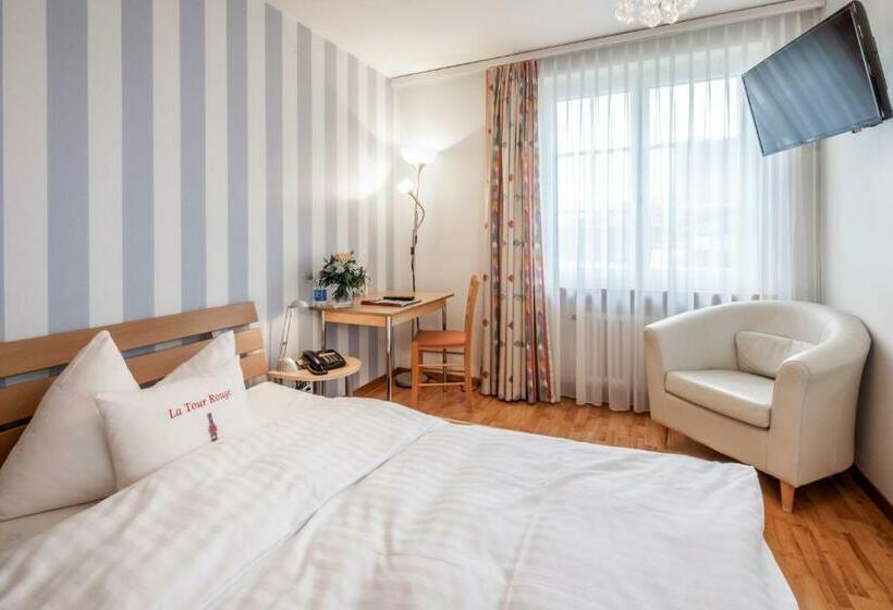 اتاق استاندارد, Roter Turm