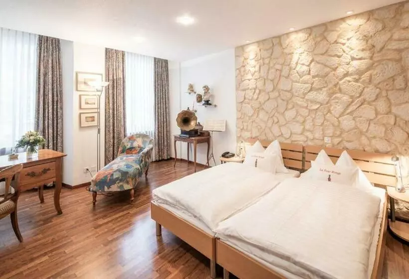 Chambre Standard, Roter Turm