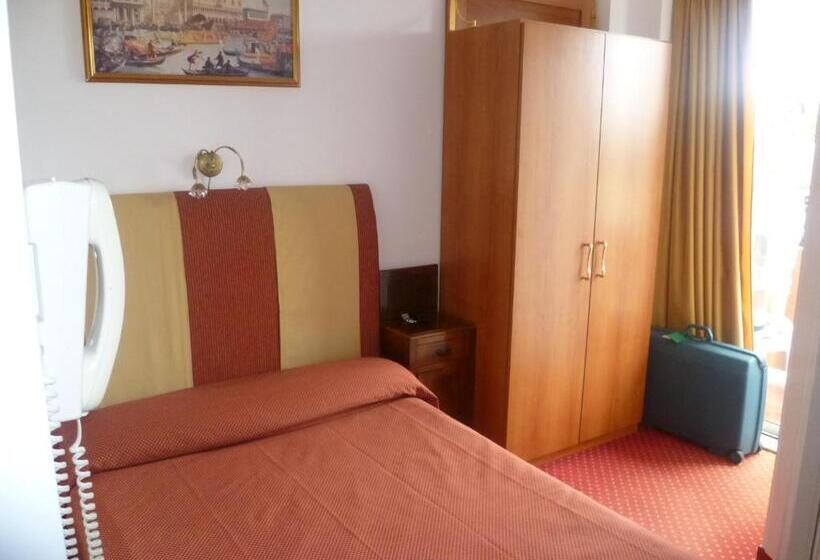 Номер Стандарт, San Salvador