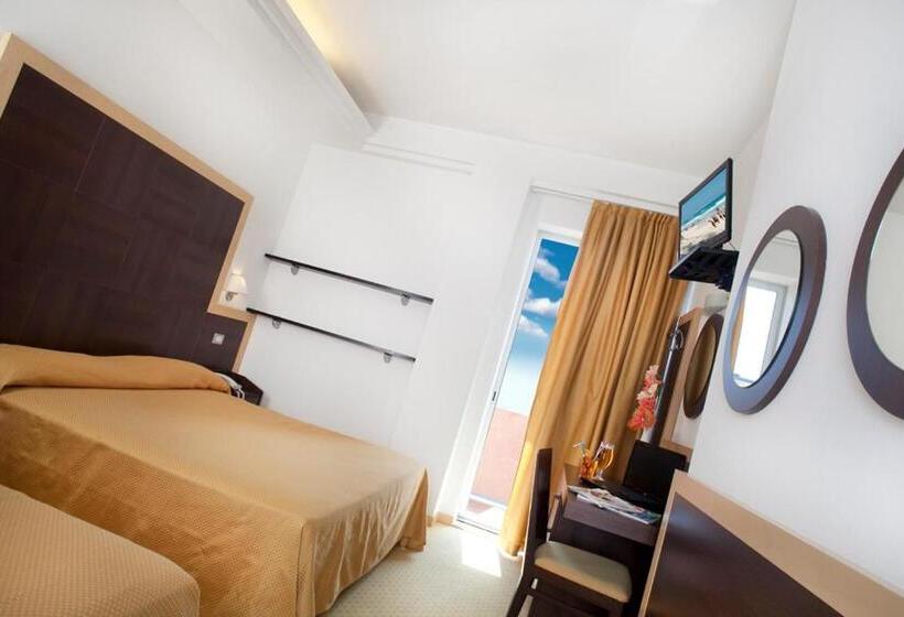 Четырехместный Номер Стандарт, San Salvador