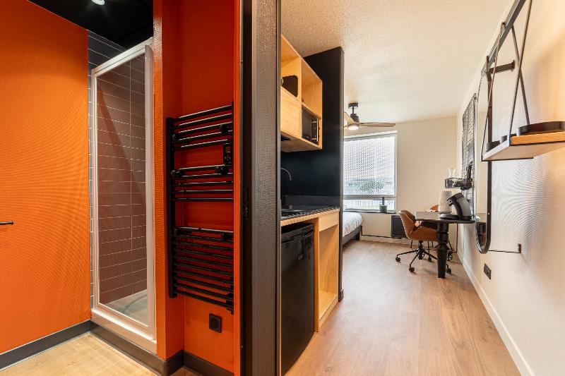 استودیوی استاندارد, Cowool Toulouse