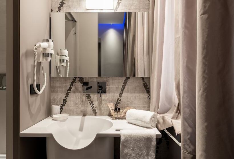 اتاق لوکس با چشم‌انداز شهر, Le Camp Suite & Spa