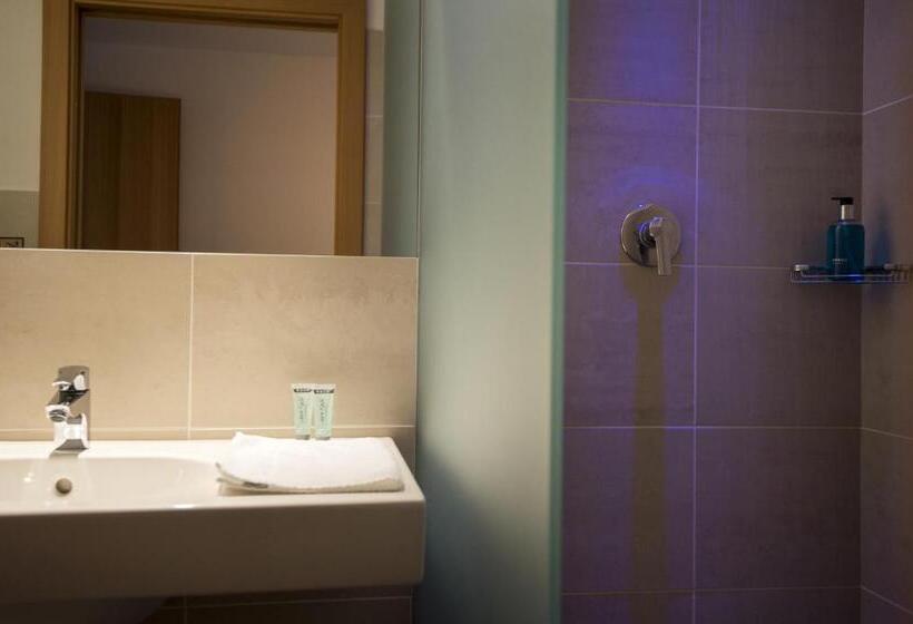 اتاق استاندارد سه نفره, Smart Hotel Saslong
