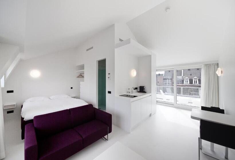 Standaard Studio, Zenden Hotel Maastricht