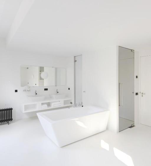 StandaardKamer, Zenden Hotel Maastricht