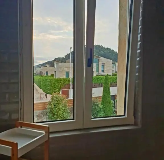 Perhehuone, Finca Alcamino