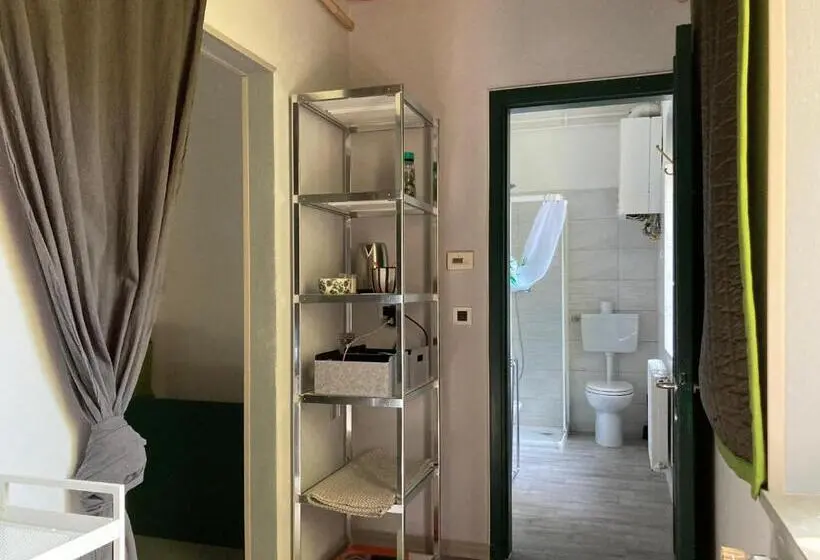 スタンダードルーム, La Casa Gialla