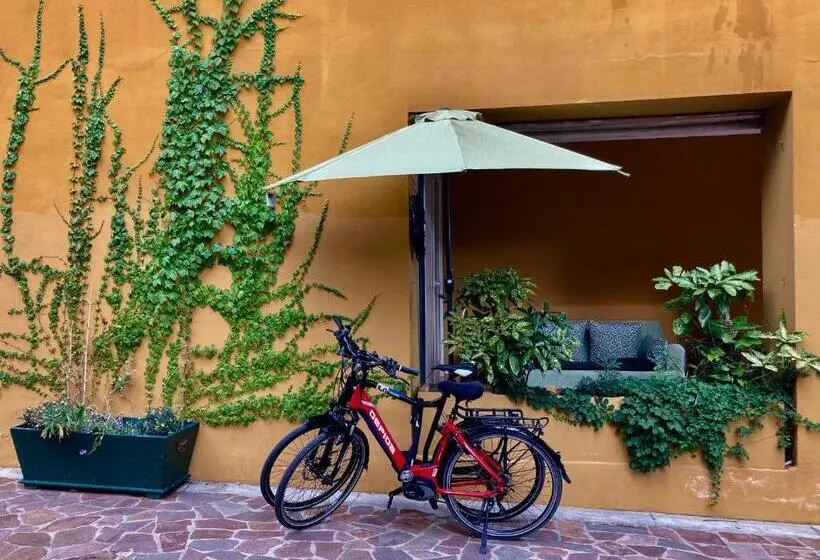 ファミリールーム, La Casa Gialla