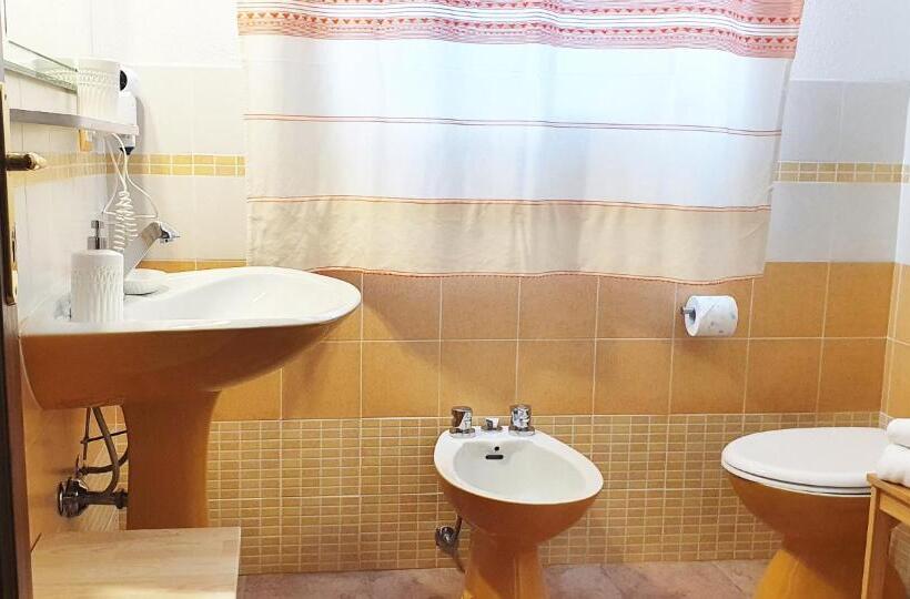 חדר סטנדרט לשלושה, B&b Le Ginestre