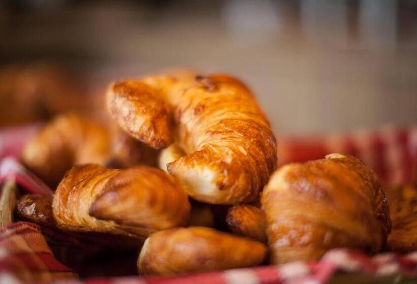 スタンダードトリプルルーム, Hôtel Le Caillebotis