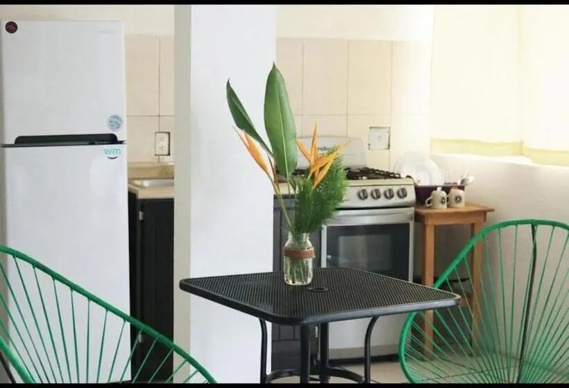 スタンダードトリプルルーム, Room In Guest Room Apartment With Blacony And Sea View
