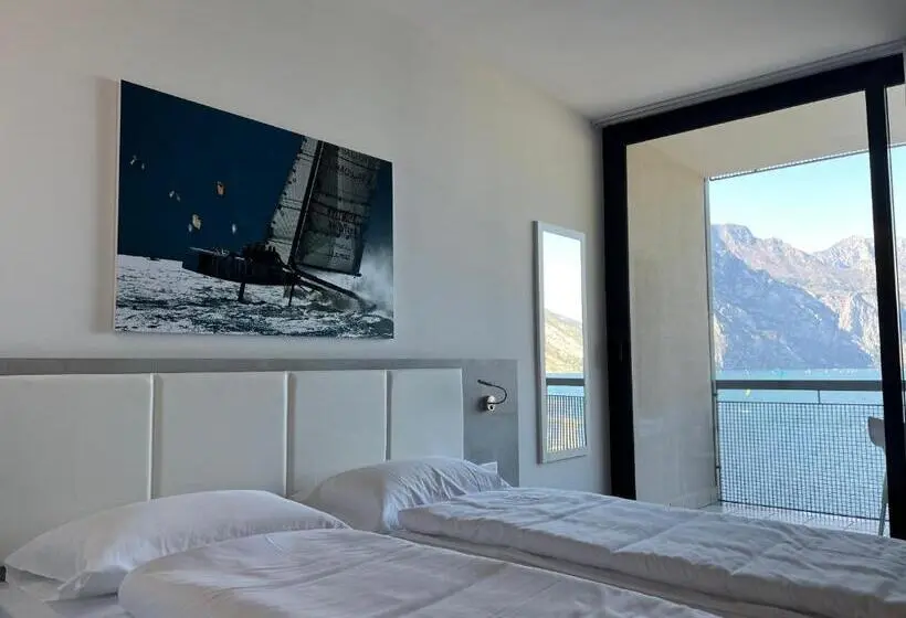 Camera Standard Vista Lago, Wind