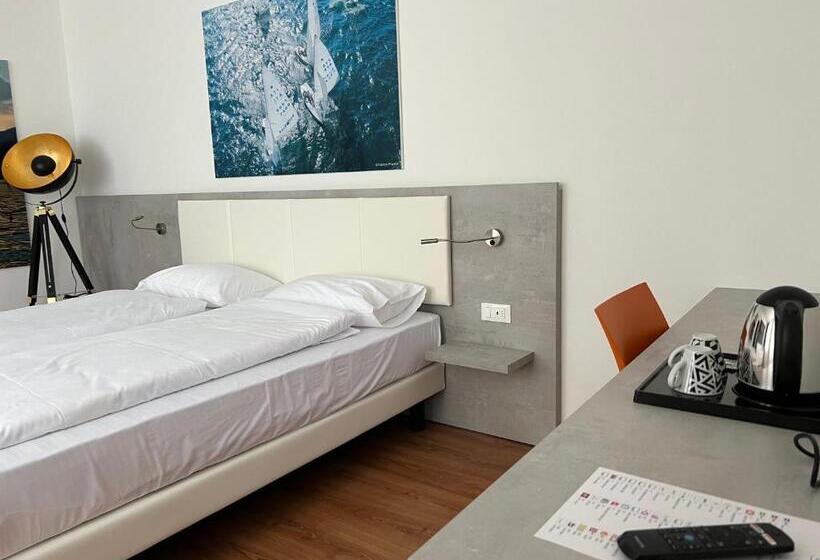 スタンダード4人部屋, Wind