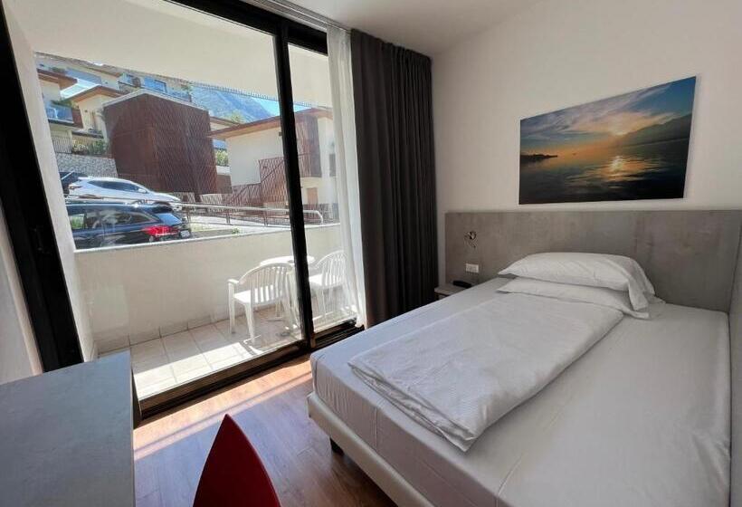 スタンダードシングルルーム, Wind