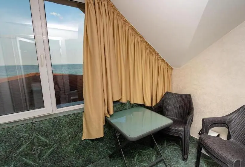 オーシャンビューデラックススイート, Vila Plaja Azur
