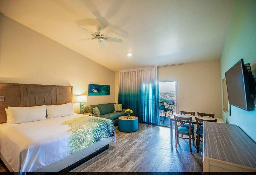 استودیوی لوکس, Hilltop Villas At Bluebeard S Castle