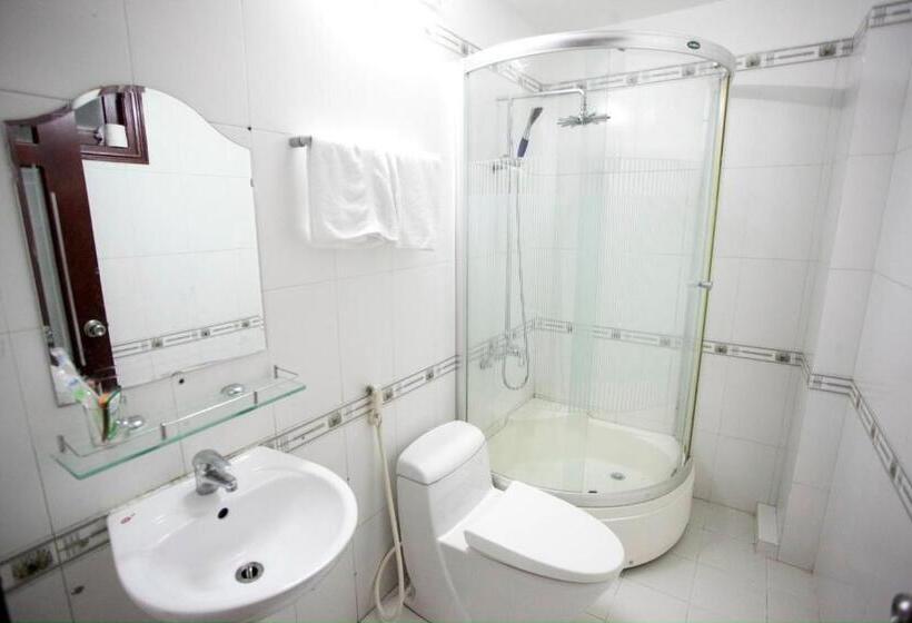 اتاق سوپریور چهار تخته, Hồng Phát Hostel