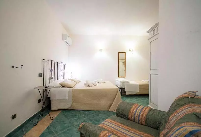 اتاق استاندارد سه نفره, Albergo La Fontanella
