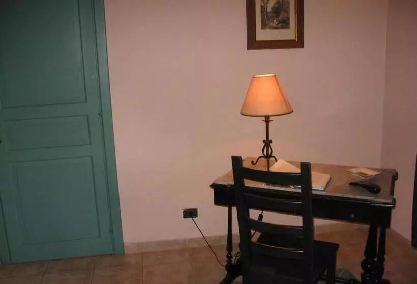 اتاق استاندارد چهار تخته, Albergo La Fontanella