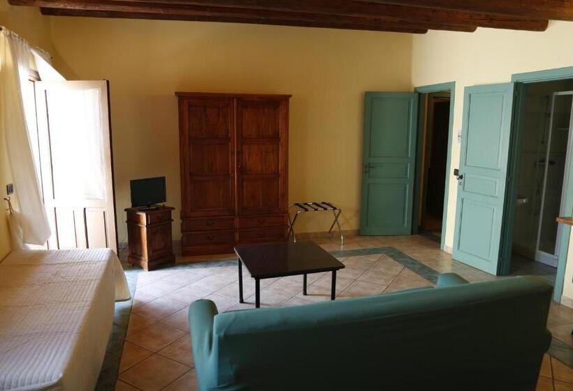 חדר סטנדרט לארבעה, Albergo La Fontanella