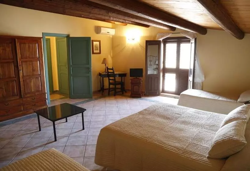 اتاق استاندارد چهار تخته, Albergo La Fontanella
