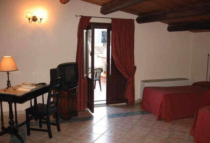 חדר סטנדרט לשלושה, Albergo La Fontanella