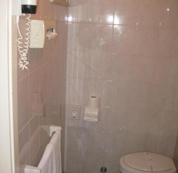 غرفة قياسية, Amelia