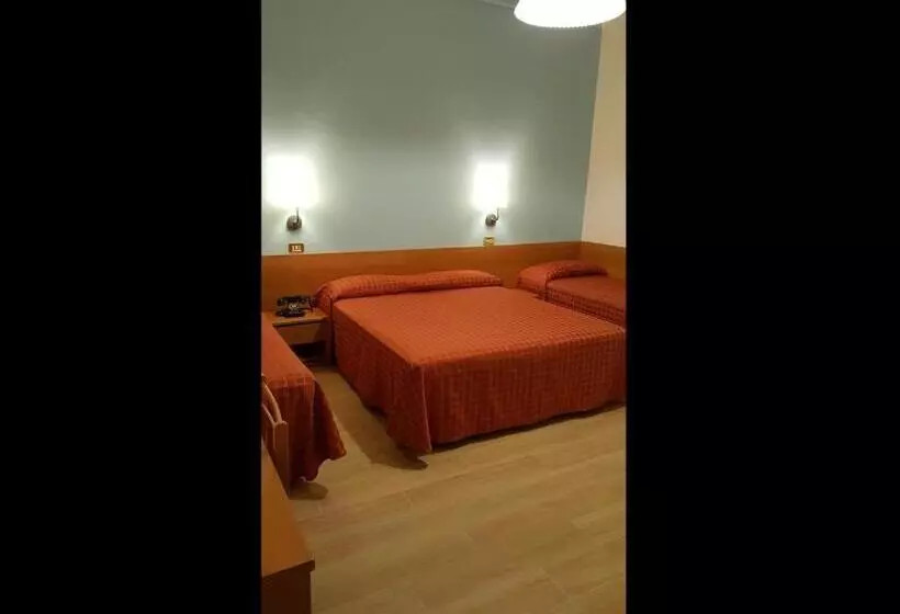 Standard Neljän Hengen Huone, Amelia