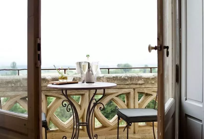 デラックススタジオ, Château Les Carrasses