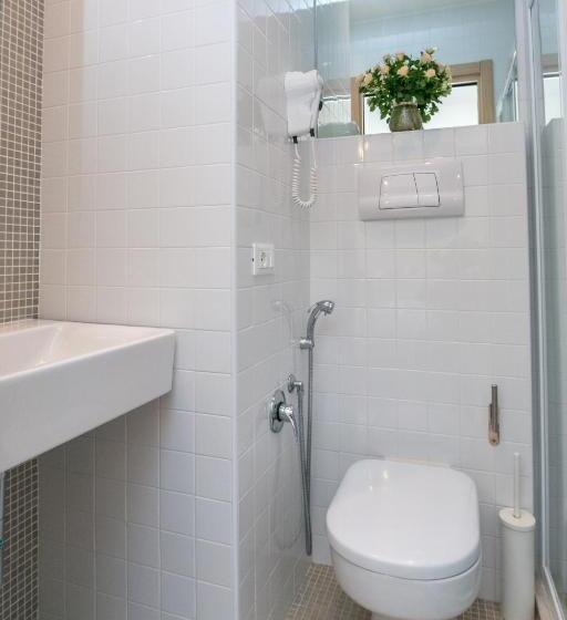 Standart Tek Kişilik Oda, Colonna