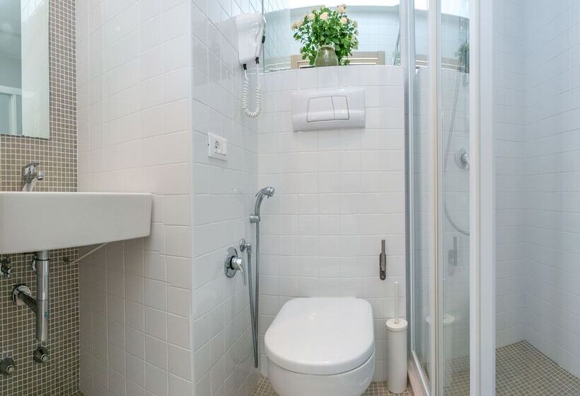 Standart Oda, Colonna