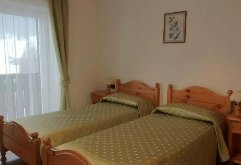 Standard-huone, Des Alpes