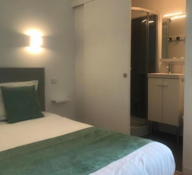 Номер Стандарт, Hôtel De France