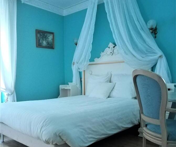 Номер Стандарт Трехместный, Hôtel De France