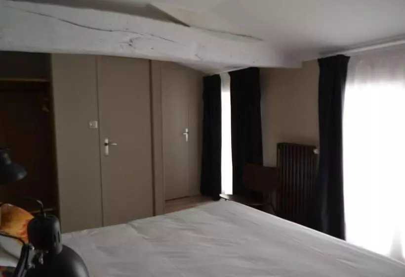 Classic Room Queen Bed, Hôtel Du Nord, Sure Hotel Collection By Best Western